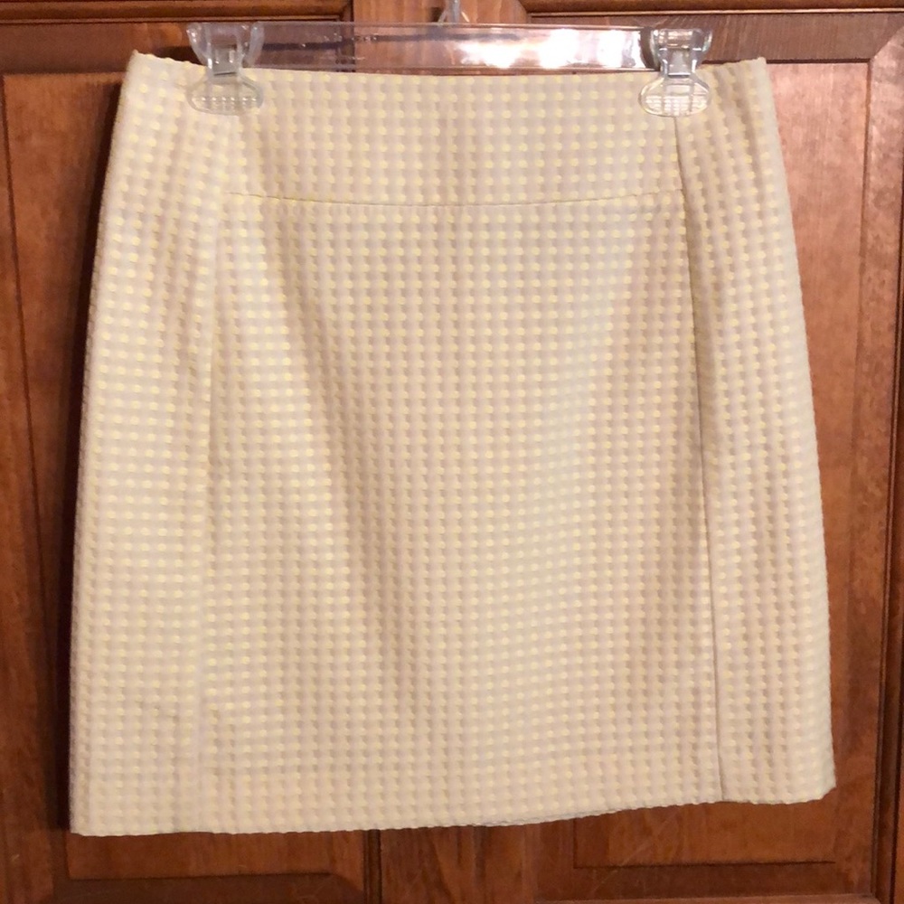 Loft skirt.  Size 2.  Beige/yellow pattern